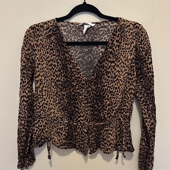 Leopard Print V-Neck Women's Top - Picture 1 of 1